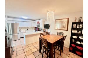 330 E Waverly Place 8 Vero Beach, FL 32960 - Off Market