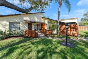 8152 SE Villa Way, Hobe Sound, FL 33455 Sold 02/27/25