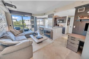 110 Washington Avenue 2409, Miami Beach, FL 33139 - MLS#R11050517