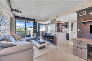 110 Washington Avenue 2409, Miami Beach, FL 33139 - MLS#R11050517