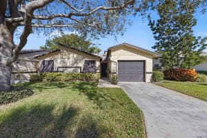 8 Ridge Pointe Drive D, Boynton Beach, FL 33435 Sold 03/03/25