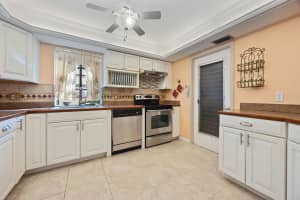 8 Ridge Pointe Drive D, Boynton Beach, FL 33435 Sold 03/03/25