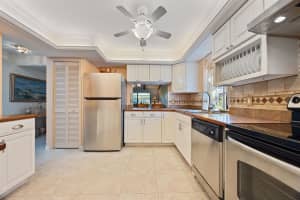 8 Ridge Pointe Drive D, Boynton Beach, FL 33435 Sold 03/03/25