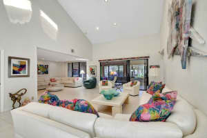 12 Clubhouse Lane, Boynton Beach, FL 33436 Sold 06/12/25