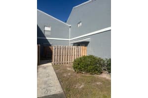 5 Crossings Circle D, Boynton Beach, FL 33435 Sold 04/25/25