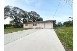 226 Garden Avenue, Fort Pierce, FL 34982 Sold 04/04/25