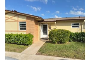2822 Crosley Drive W E, West Palm Beach