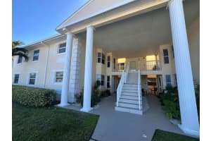 319 N Grove Isle Circle, Vero Beach, FL 32962 Sold 02/14/25