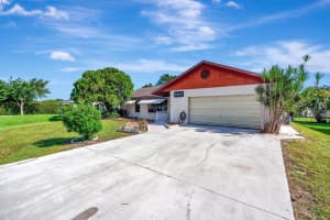 8305 SE Boxwood Lane, Hobe Sound, FL 33455 - MLS#R11051272