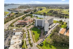 336 Golfview Road Ph05, North Palm Beach, FL 33408 Sold 08/29/25