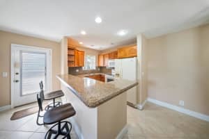 212 Oxford 400 212, West Palm Beach, FL 33417 Sold 08/07/25