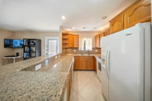 212 Oxford 400 212, West Palm Beach, FL 33417 Sold 08/07/25