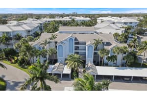 144 Bay Colony Drive N, Juno Beach
