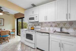 11 Stratford Drive E A, Boynton Beach, FL 33436 Sold 06/27/25