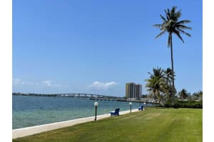 401 Lake Shore Drive 301, Lake Park, FL 33403 - MLS#R11051647