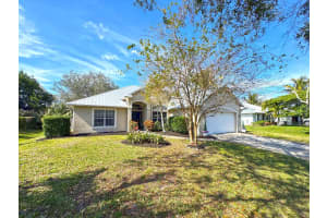 405 29th Court SW, Vero Beach, FL 32968 Sold 07/31/25