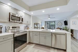 112 Bay Colony Drive N, Juno Beach, FL 33408 - MLS#R11051984