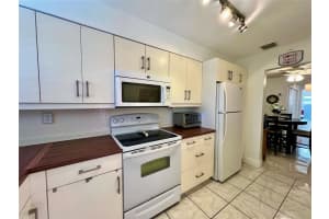 160 NE 8th Avenue 4b, Hallandale Beach, FL 33009 Sold 04/11/25