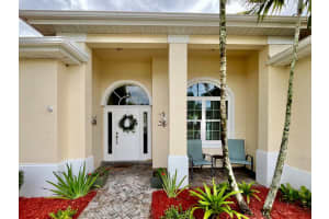 412 N Key Lime Square SW, Vero Beach, FL 32968 Sold 07/31/25