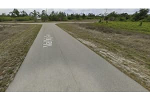 656 Valley Avenue S, Lehigh Acres, FL 33974 Sold 02/20/25