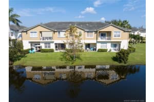 1560 SE Hampshire Way 104, Stuart, FL 34994 Sold 05/15/25