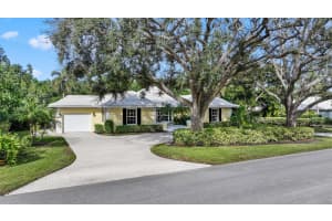 13 Country Road, Village Of Golf, FL 33436 Sold 04/15/25