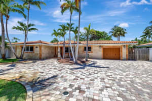 807 SE 11 Avenue, Deerfield Beach, FL 33441 Sold 02/28/25