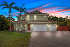 236 NE Abaca Way, Jensen Beach, FL 34957 Sold 02/28/25