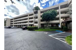 3154 Via Poinciana 306, Lake Worth