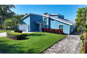 1319 Sw Dyer Point Road, Palm City