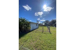 150 SW Lakehurst Drive, Port Saint Lucie, FL 34983 Sold 04/21/25