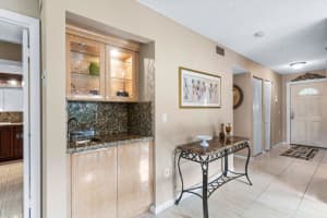 10 Stratford Drive E A, Boynton Beach, FL 33436 Sold 07/23/25