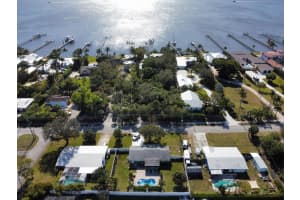 337 NE Alice Street, Jensen Beach, FL 34957 Sold 03/31/25