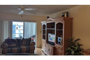 711 Lori Drive 309, Palm Springs