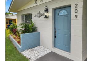 209 Garden Avenue, Fort Pierce, FL 34982 Sold 02/14/25