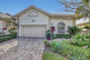 268 Canterbury Drive, Palm Beach Gardens, FL 33418 Sold 02/27/25