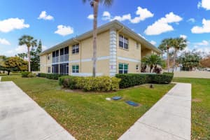 1560 SE Royal Green Circle 103, Port Saint Lucie, FL 34952 - MLS#R11053137