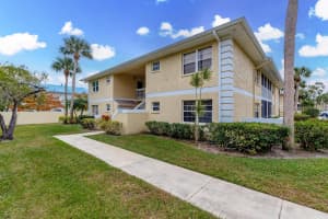 1560 SE Royal Green Circle 103, Port Saint Lucie, FL 34952 - MLS#R11053137