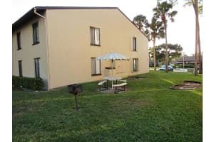 627 Sea Pine Way E2, Greenacres, FL 33415 Sold 03/18/25