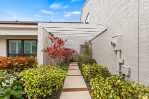 27 Edinburgh Drive, Palm Beach Gardens, FL 33418 Sold 04/29/25