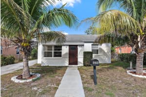 624 W 3rd Street, Riviera Beach, FL 33404 Sold 04/08/25