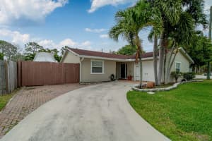 6501 Ramblewood Circle, Greenacres, FL 33467 Sold 03/18/25