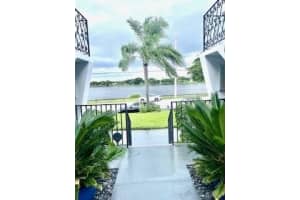 302 Lake Osborne 21 Drive N 21, Lake Worth Beach, FL 33461 Sold 05/23/25