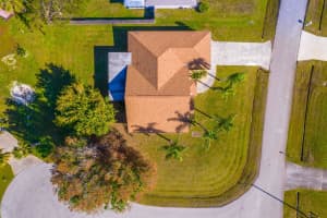 231 SE Crosspoint Drive, Port Saint Lucie, FL 34983 Sold 08/18/25