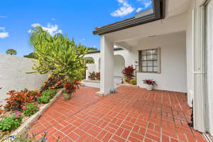 5650 Parkwalk Circle E, Boynton Beach, FL 33472 Sold 08/06/25