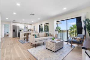 3216 S Lakeview Circle 5205, Hutchinson Island