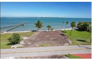 1033 Indian River Drive, Fort Pierce, FL 34950 - MLS#R11053687