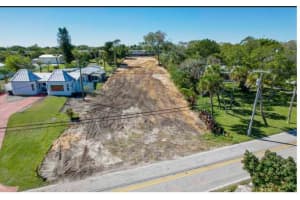 1033 S Indian River Drive, Fort Pierce, FL 34950 - MLS#R11053687