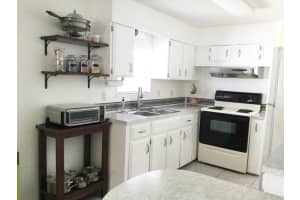 4 Alcala Lane, Port Saint Lucie, FL 34952 Sold 04/28/25