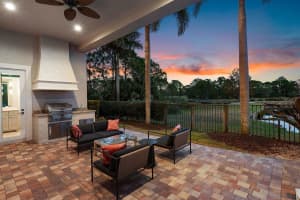106 SE Mira Lavella, Port Saint Lucie, FL 34984 Sold 04/17/25